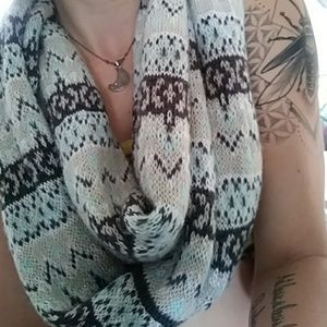 Knit infinity scarf